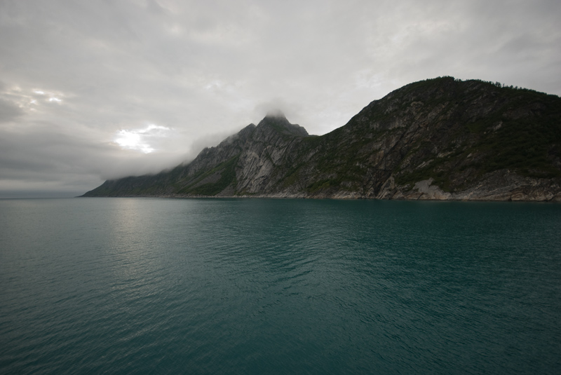 44 Norjan meri 5.jpg - Senjan viimeiset niemet jaavat taakse myohaisessa illassa